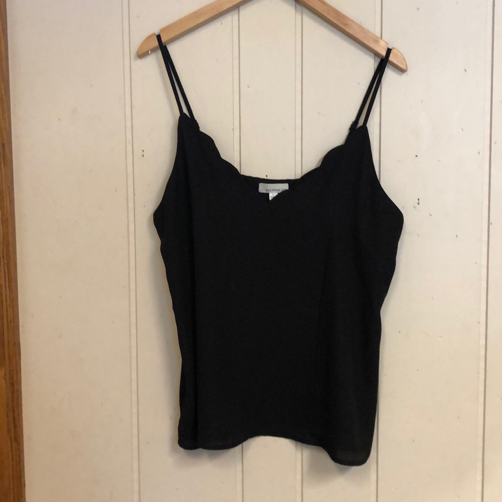 Black scalloped v-neck tank